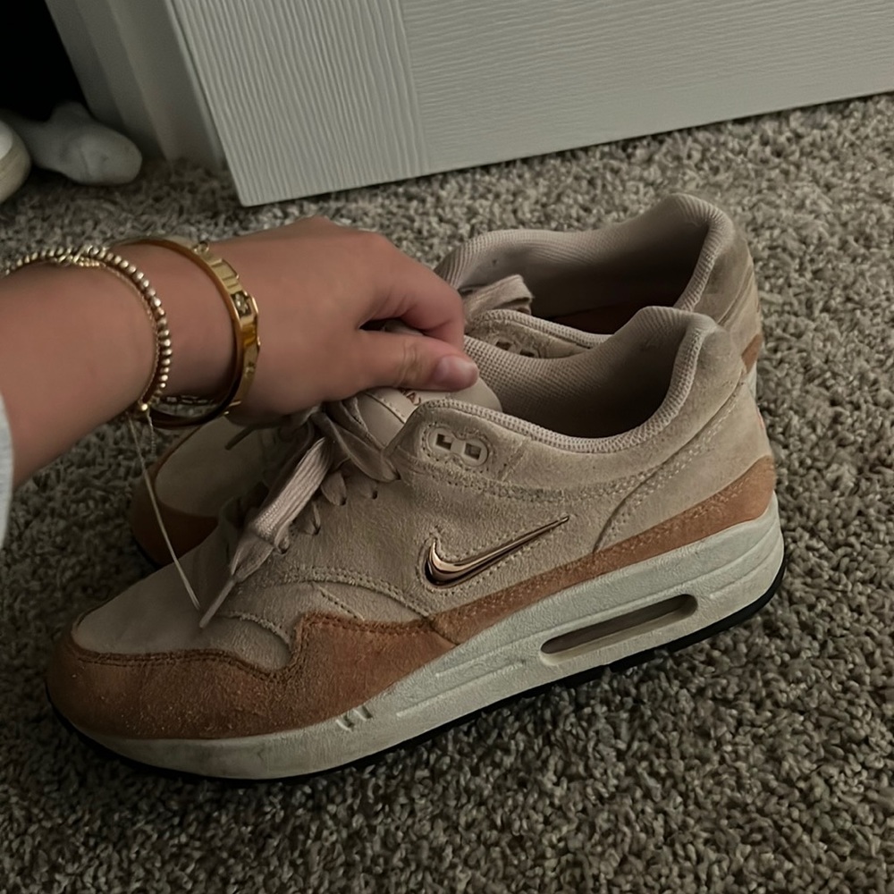 Women’s Nike air max